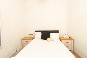 Lovely Private Rooms near MCR Centre